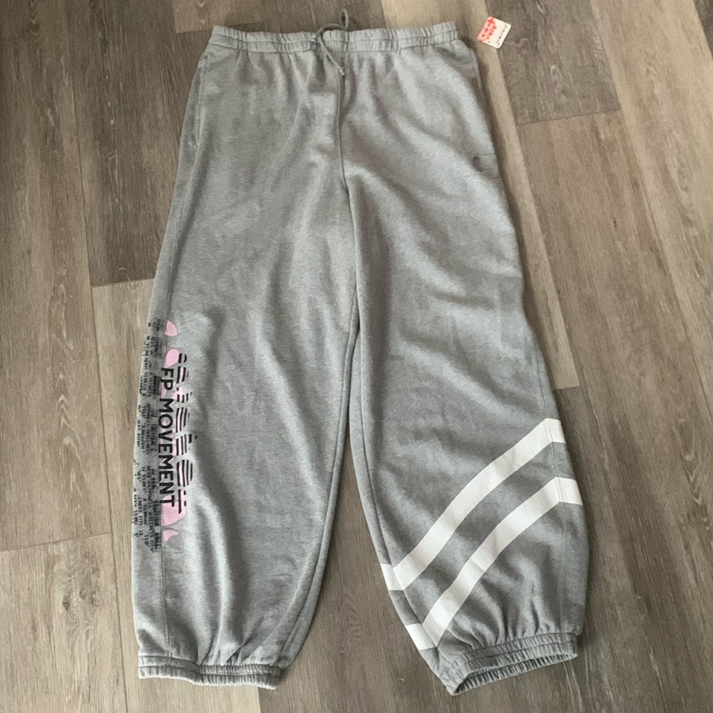 FP MOVEMENT All Star Logo Jogger Pants NWT Heather Gray Pink Black - Picture 5 of 10